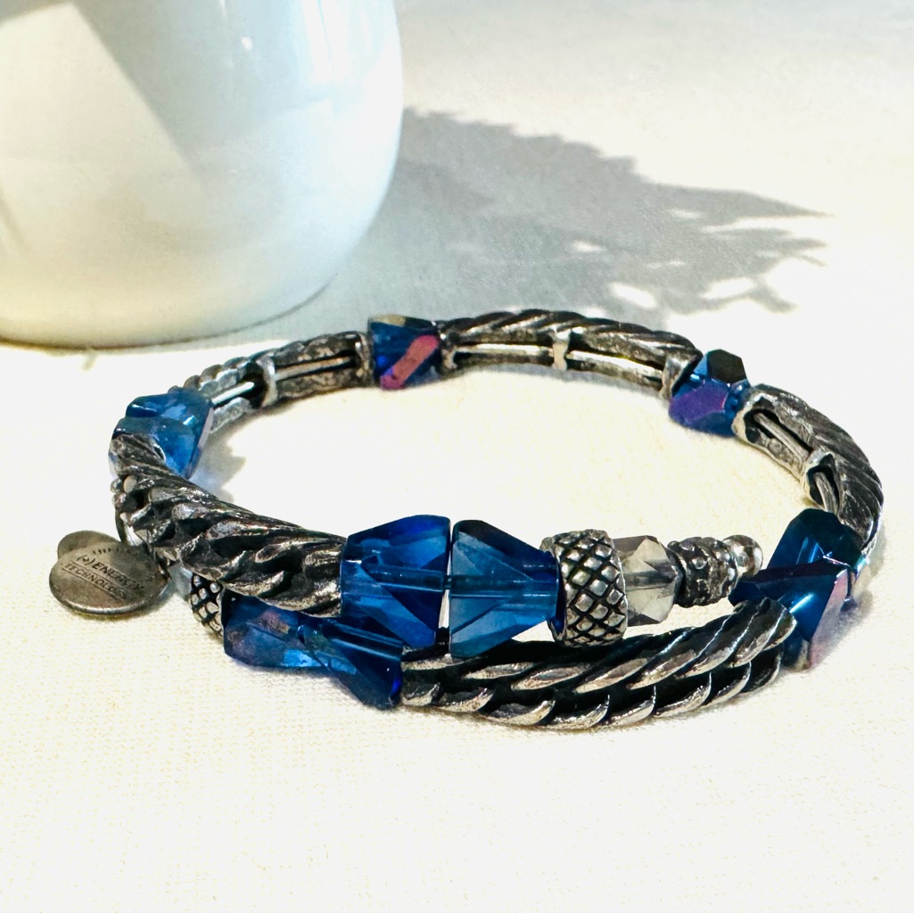 Alex And Ani Vintage Sixty-Six Collection Blue Silver Textured Beaded Bracelet 10$